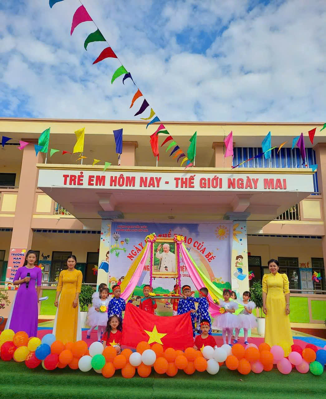 đội rước ảnh