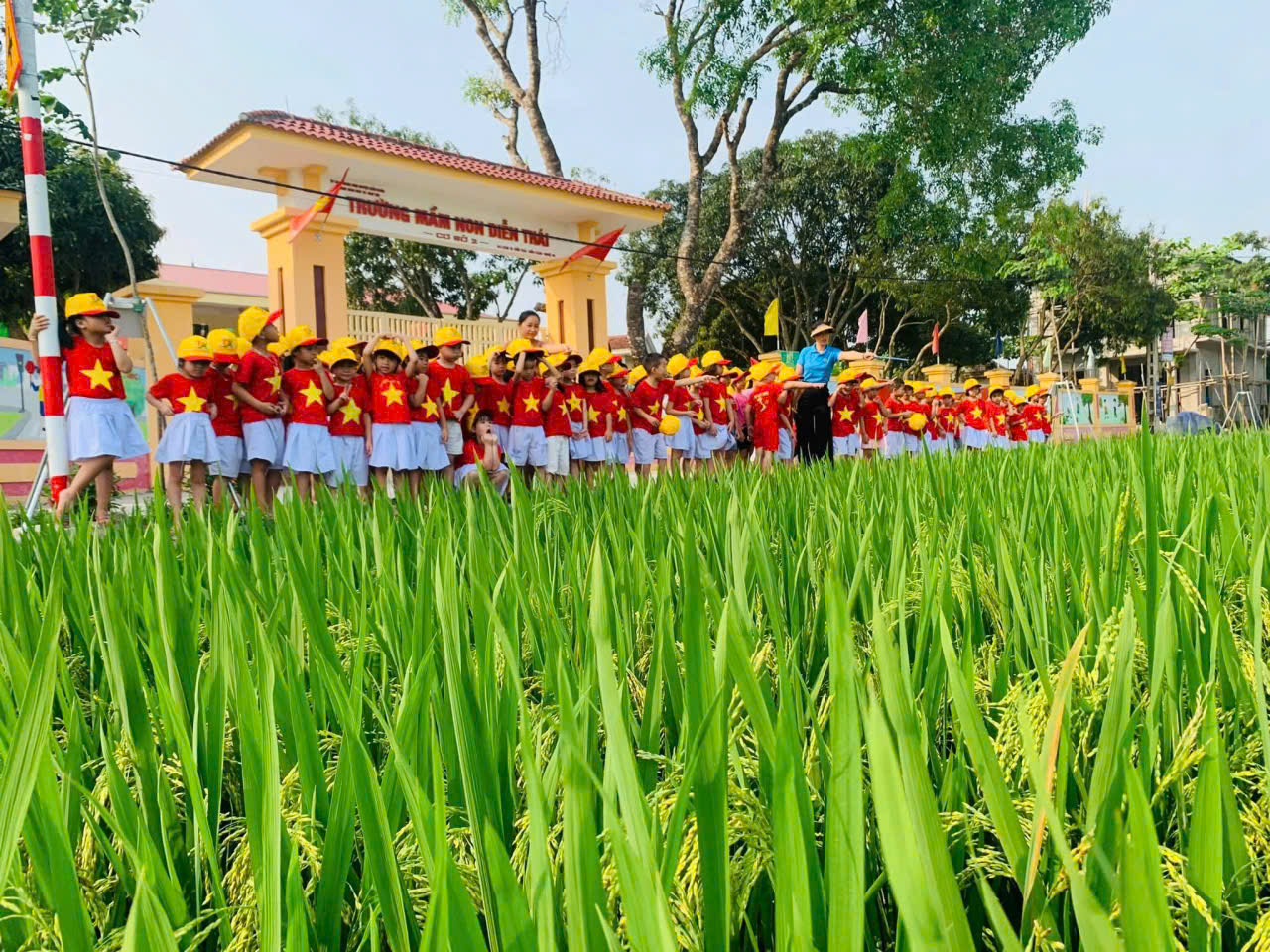 CHỦ ĐỀ MÙA HÈ VỚI BÉ